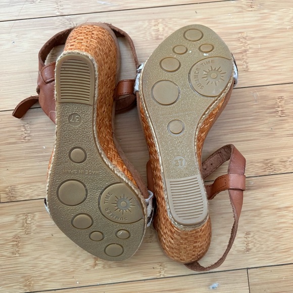 NWT  heartthrob wedge leather  sandals - Picture 5 of 7